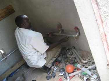 Opondo, master plumber