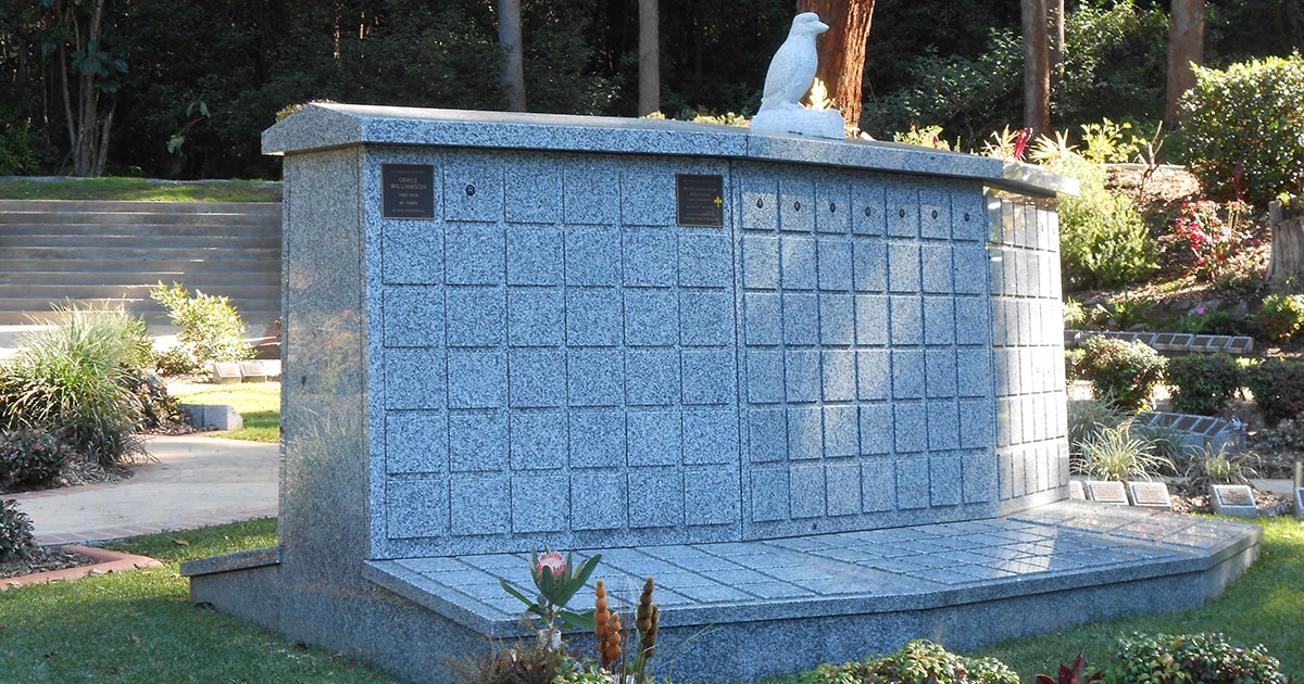 Murwillumbah Lawn Cemetery Kookaburra memorial