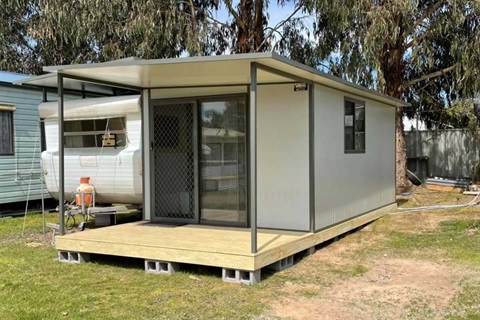 Caravan with annex